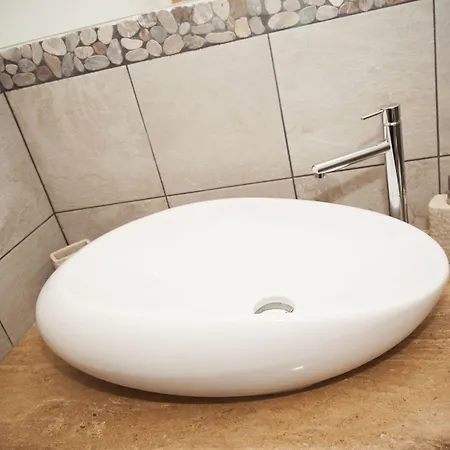Mirabilia 3*